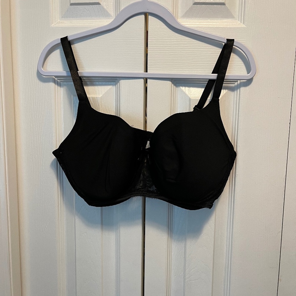 Delta Burke size 40D underwire bra
